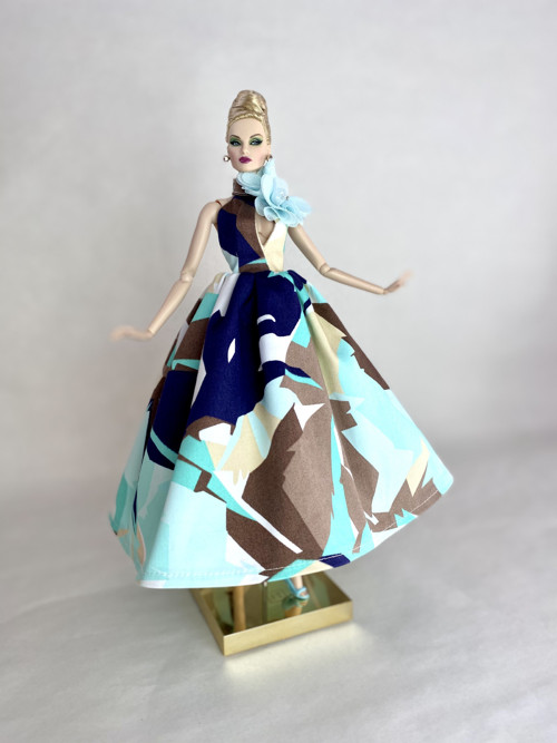 Šaty na panenku Barbie — foto 1