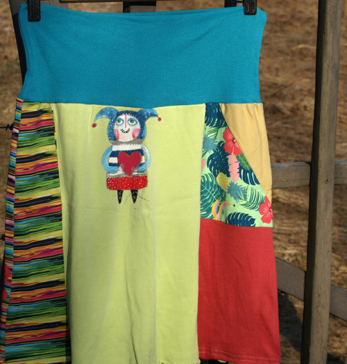 Sukně se skřítkem upcycled — foto 1