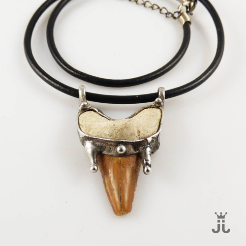 Žraločí talisman — foto 1