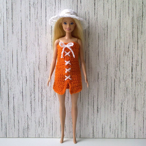 Oblečky pro Barbie - šaty, klobouček — foto 1