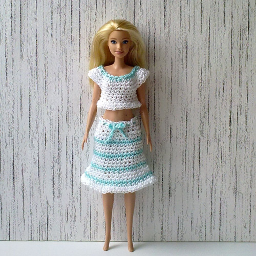 Oblečky pro Barbie - tričko, sukně — foto 1
