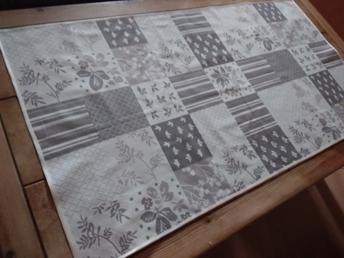 Běhoun béžový patchwork
