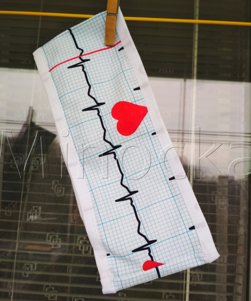 Čelenka s EKG křivkou — foto 1