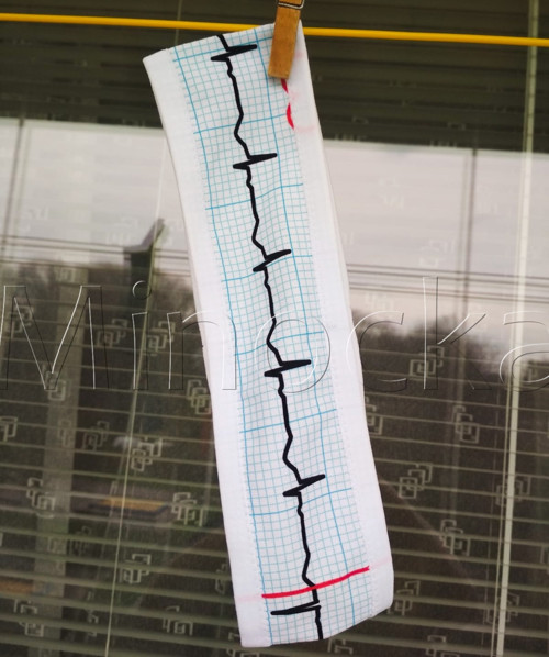 Čelenka do vlasů s EKG křivkou