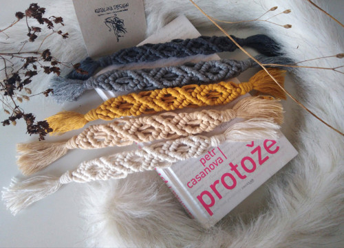 Macramé záložka do knihy 30 cm — foto 1
