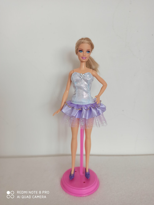 Šaty pro Barbie — foto 1
