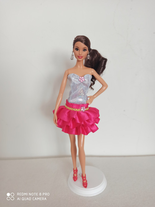 Šaty pro Barbie — foto 1