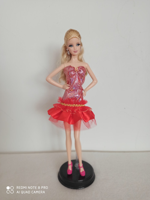 Šaty pro Barbie — foto 1