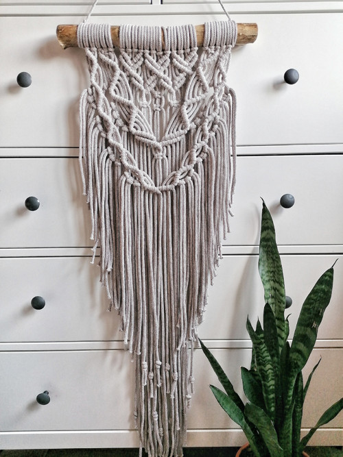 Macrame dekorace v barvě latte — foto 1