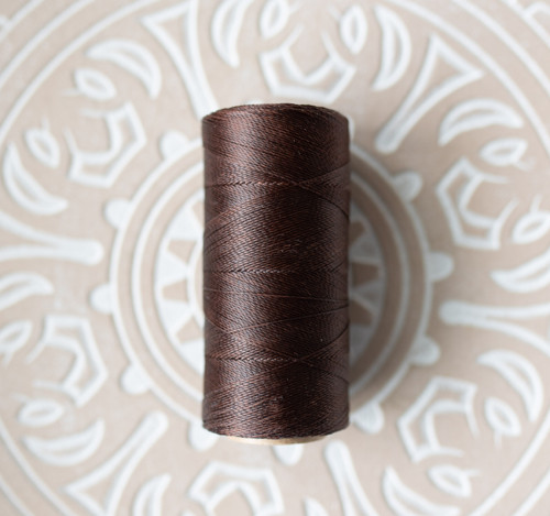 Linhasita 0.5mm macrame nit Brown (259)