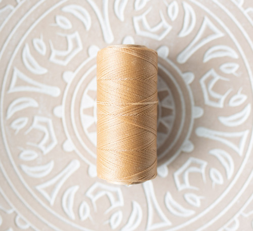 Linhasita 0.5mm macrame nit Cinnamon (Palha) — foto 1