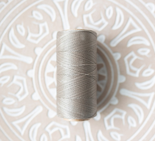 Linhasita 0.5mm macrame nit Greige (04)