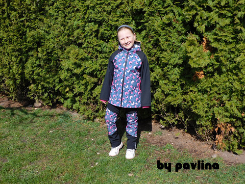 Dívčí softshellová bunda - Berušky s černou