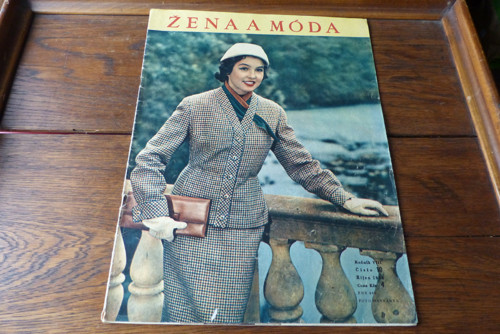 Časopis Žena a móda, číslo 10/1956