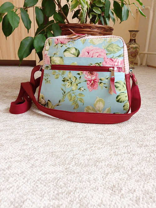 Crossbody kabelka — foto 1