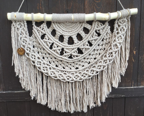 Macrame závěsná dekorace půlkruh — foto 1