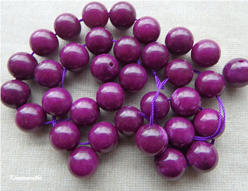 Jadeit fucsia korálky polodrahokam 10mm 2kusy