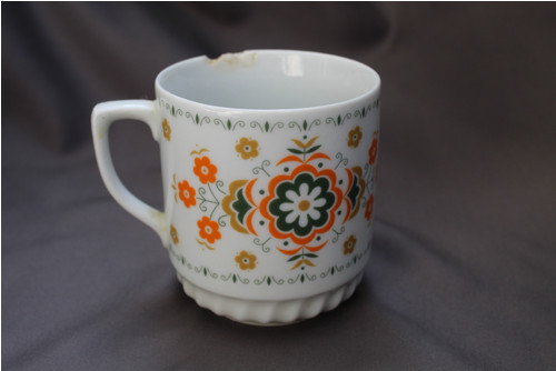 Porcelánový hrnek květ
