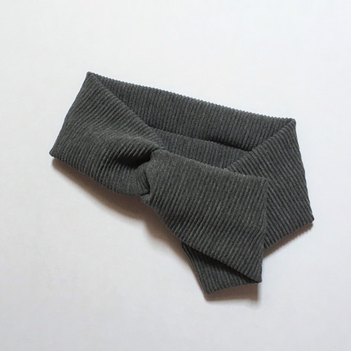Šedá - čelenka (vl. 50/54)