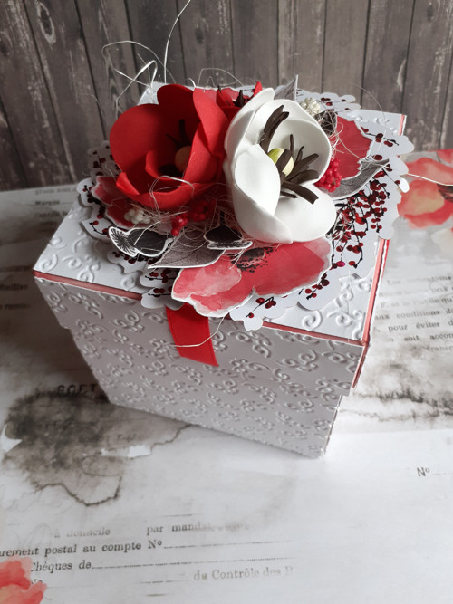 Exploding box Vlčí máky — foto 1