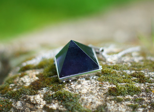 Nerezový náhrdelník... " Dark pyramid " — foto 1