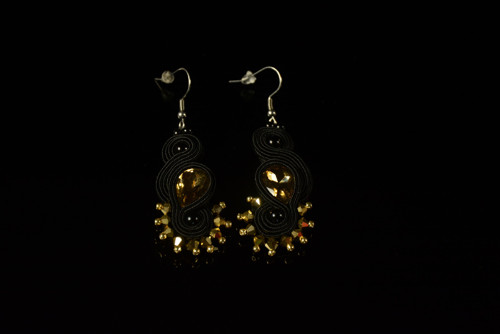 Sutaškové náušnice Black - Gold Seahorse