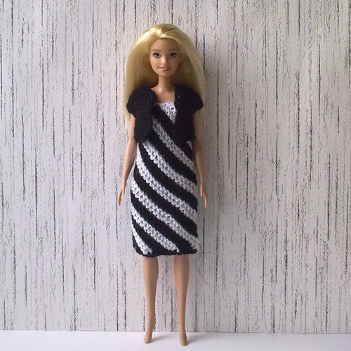 Oblečky pro Barbie - šaty, bolerko — foto 1
