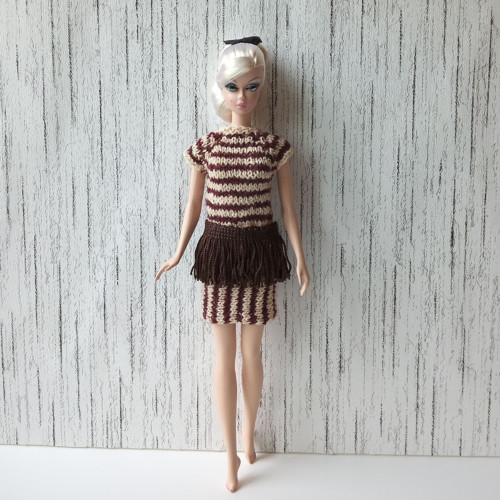 Oblečky pro Barbie - triko, sukně — foto 1