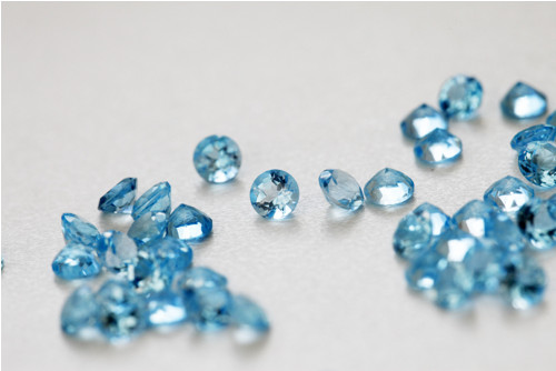 Topaz modrý, briliantový brus 4mm, kulatý