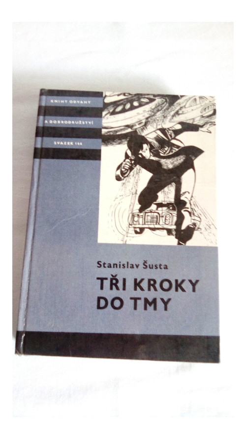 Kniha.....tři kroky do tmy