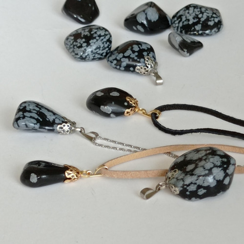 Minerální přívěsek*Obsidián vločkový*kůže*horoskop