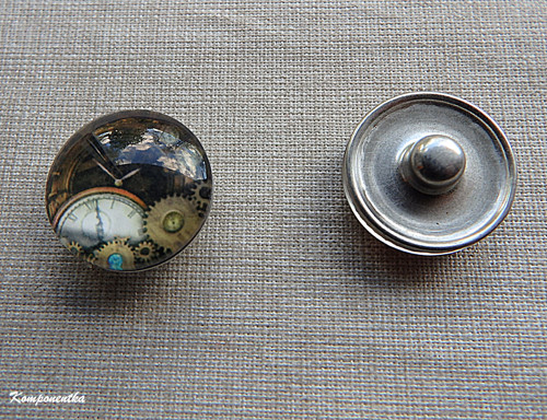 Skleněný kabošon hodiny na buttonu 18mm