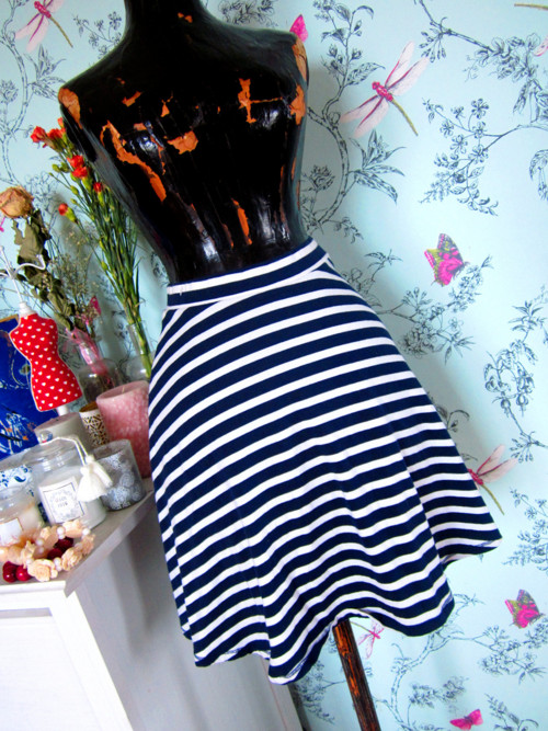 Sukně chic sailor pruhy — foto 1