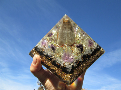 Org. pyramida ,, Matky Země " — foto 1