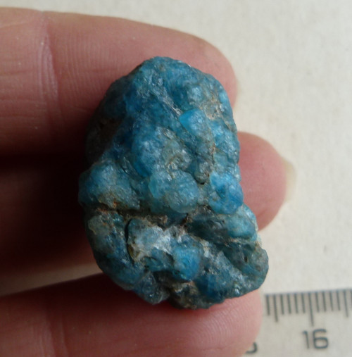 Apatit surový - 2,8 cm