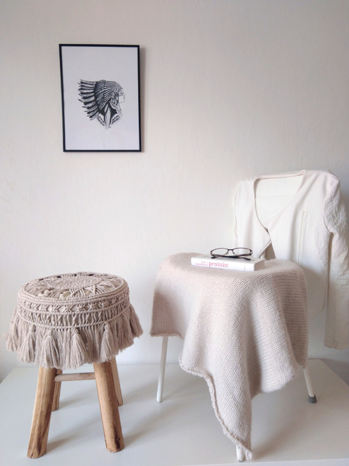 Macramé taburet/stolička, lněná/přírodní — foto 1