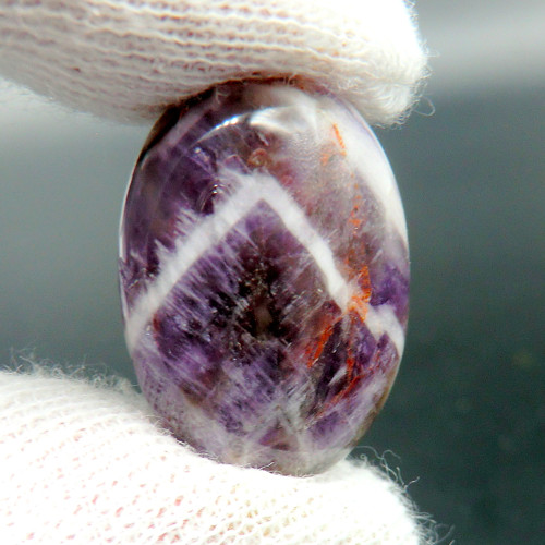 Ametyst kabošon 25 x 18 mm * Chevron B16