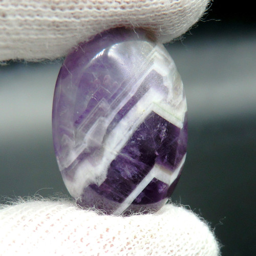 Ametyst kabošon 25 x 18 mm * Chevron B19