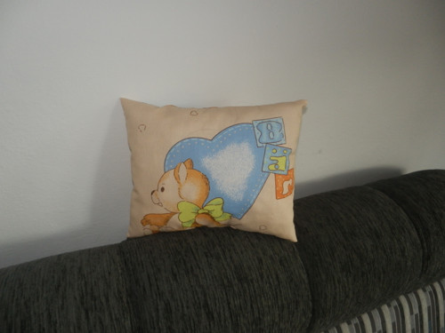 Medvídek menší-polštářek