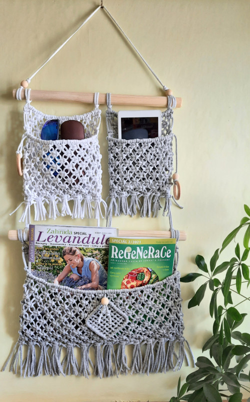 Závěsný macramé kapsář 2