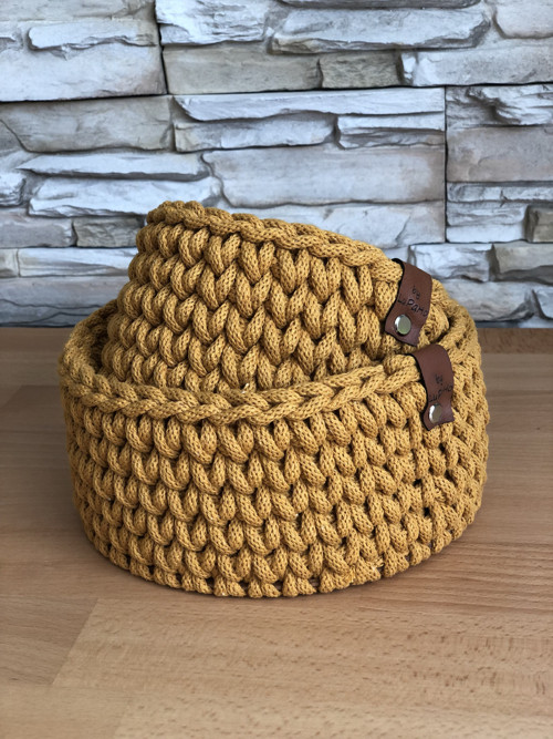 Háčkovaný košíček kulatý 20cm hořčicový