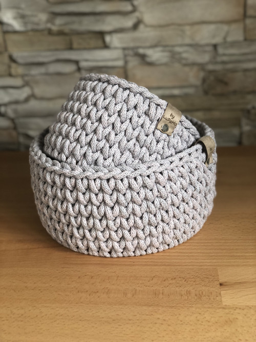 Háčkovaný košíček kulatý 15cm cappucino