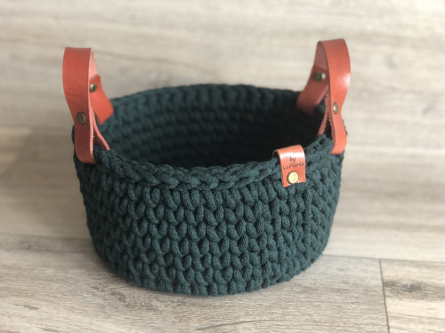 Háčkovaný košík s oušky 20cm tmavě zelený