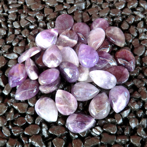 Ametyst kabošon 18 x 13 mm slza