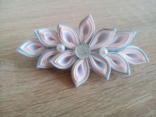 Spona kanzashi
