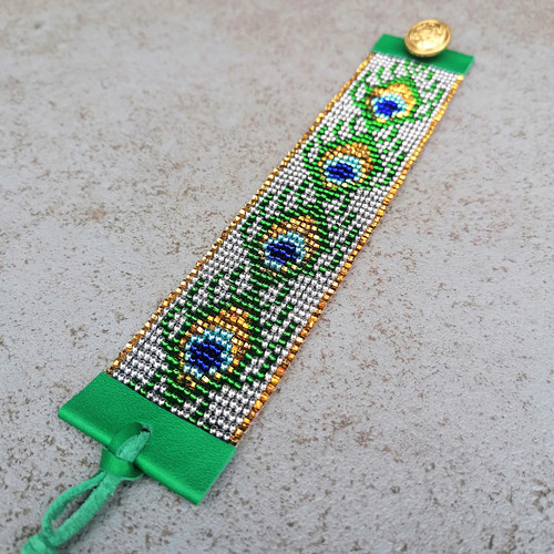 Peacock Feathers-Glitter Beaded Bracelet