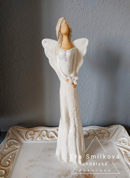 Anděl 36 cm - s kytičkou a knoflíčky — foto 1