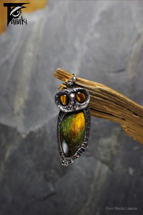 Smůložer Bubo, labradorit Madagaskaru — foto 1