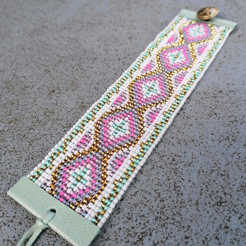 Mexican Huichol Beaded Bracelet In Pastel Colors