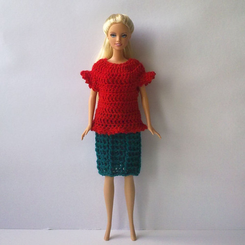 Oblečky pro Barbie - triko, sukně — foto 1